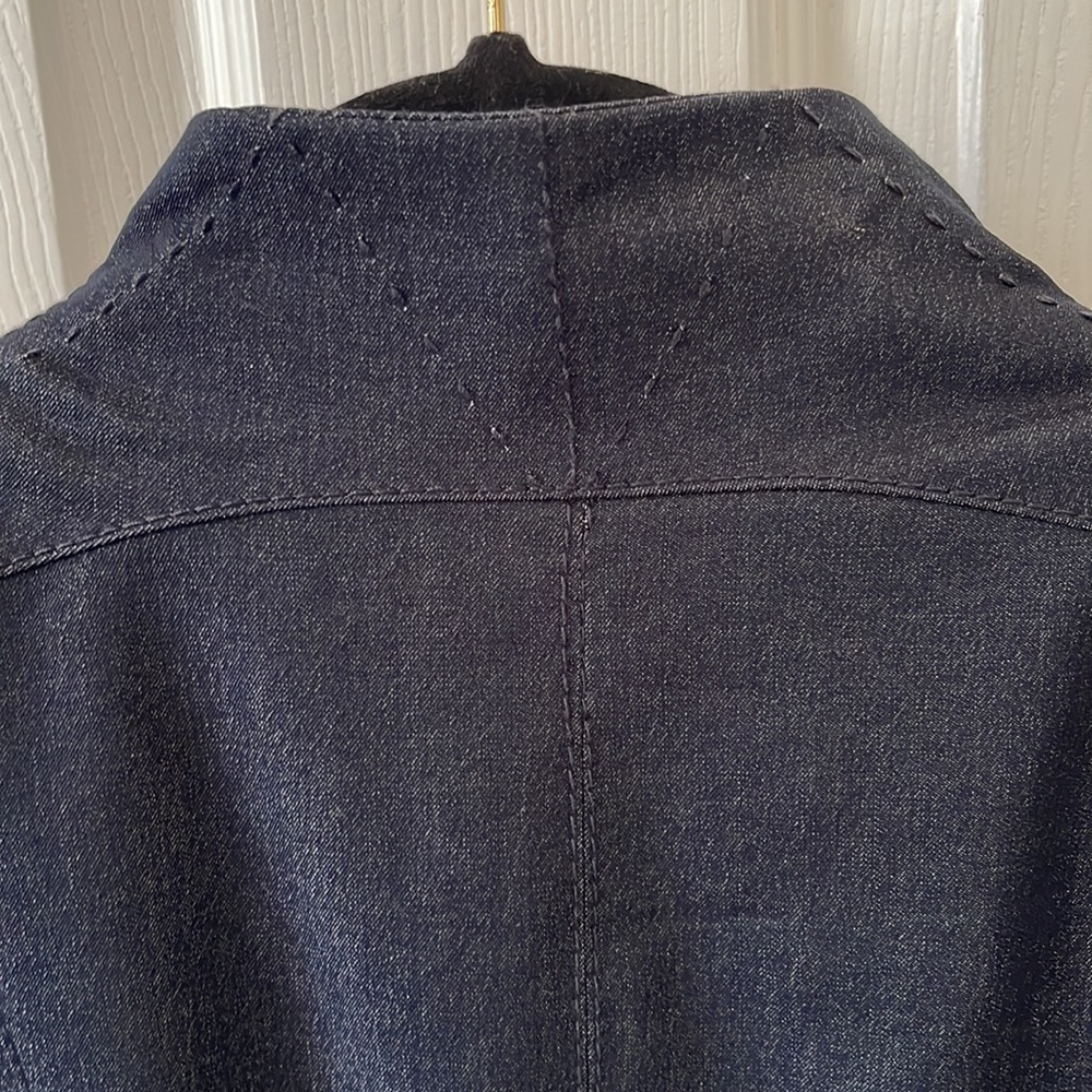 Gorgeous Tahari navy blue blazer size 10 - Picture 9 of 13